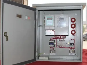 Portable electrical distribution box