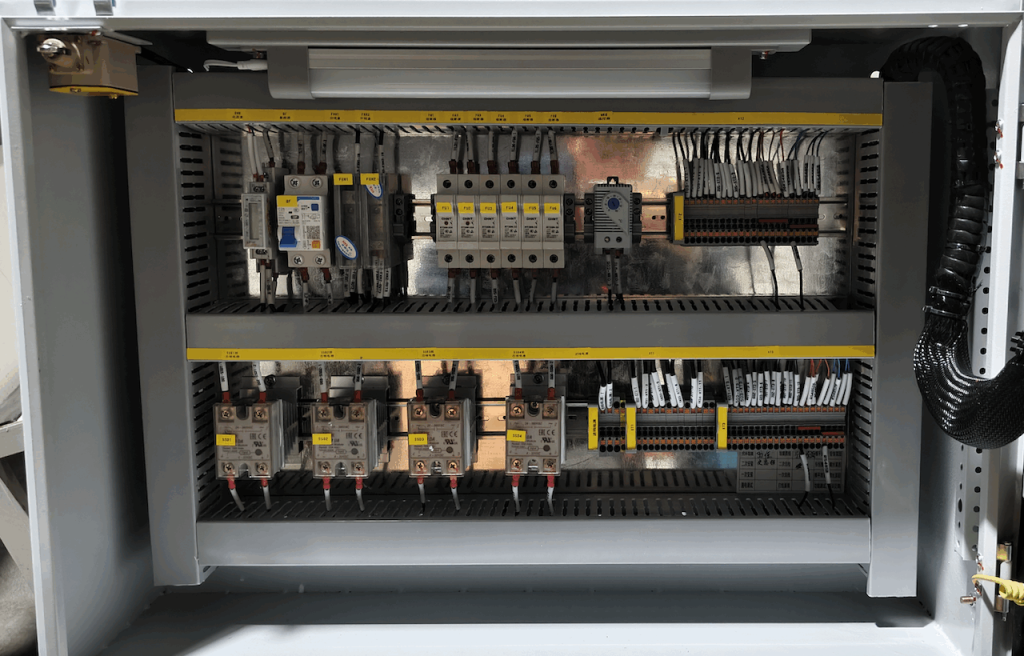what is a well pump controll box