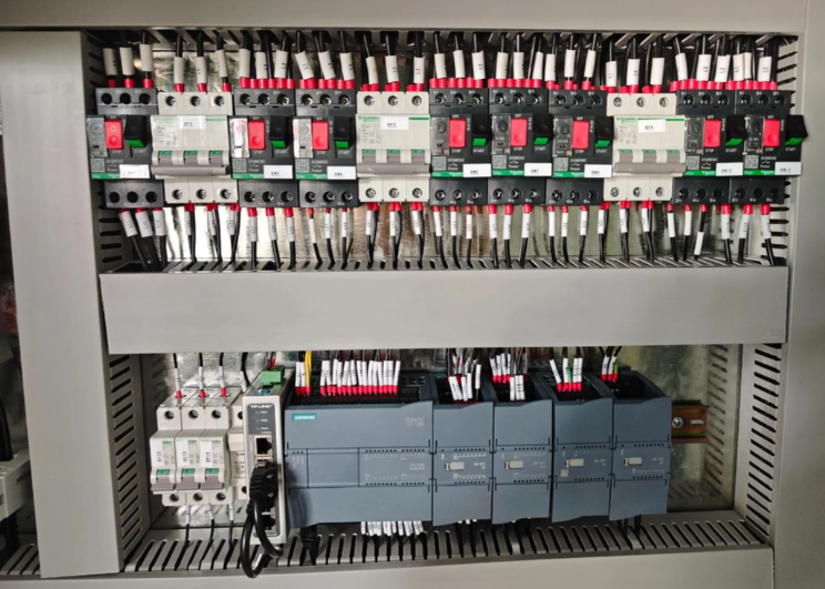 30 amp power distribution box