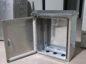 Waterproof distribution box
