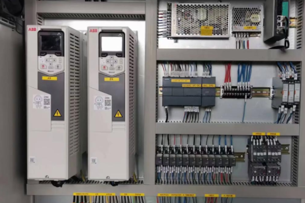 Low-voltage Switchgear with SIEMENS 200SMART PLC and CAD/EPLAN Drawings